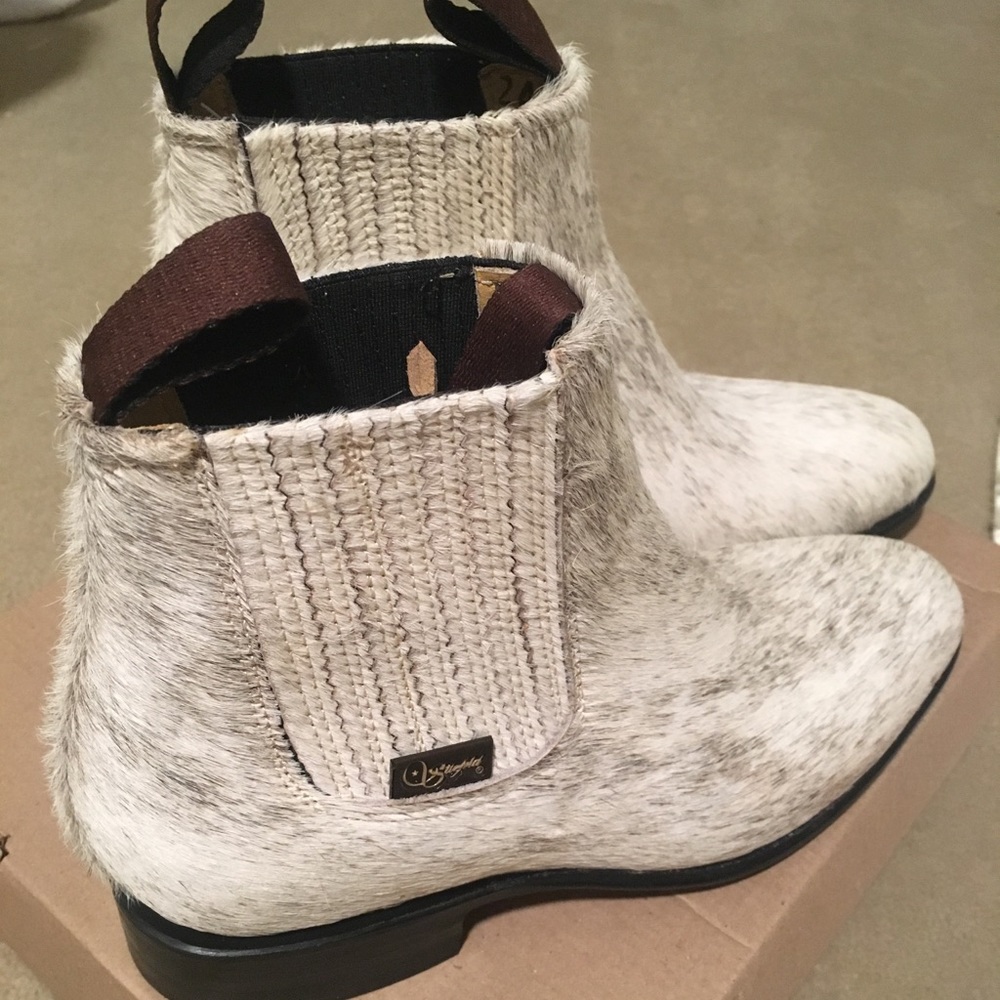 Cowhide Leather Cowboy Booties